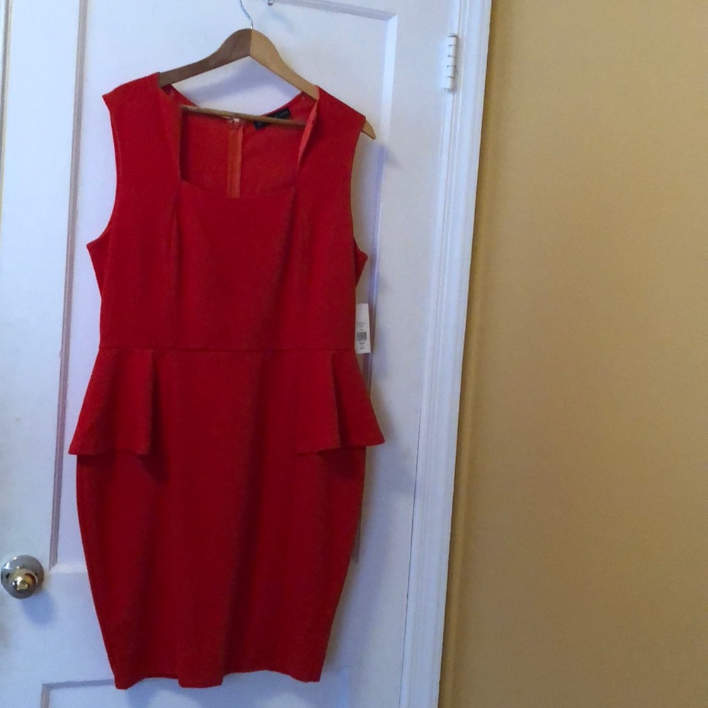 Gorgeous NWT peplum dress